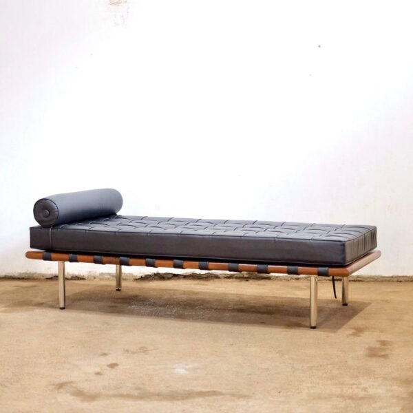 Bale-Bale/Daybed Custom Retro Minimalis Mewah